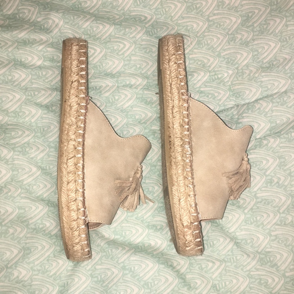 Cream Espadrilles w Tassel